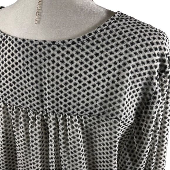 H&M sheer blouse high low hem button down white black size 12 - Picture 7 of 16
